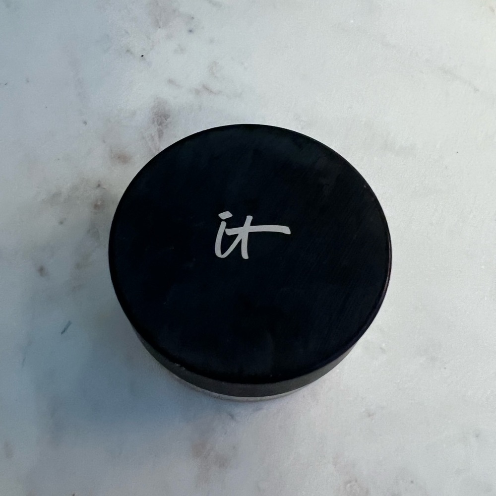 IT Cosmetics Bye Bye Pores Poreless Finish Airbrush Powder